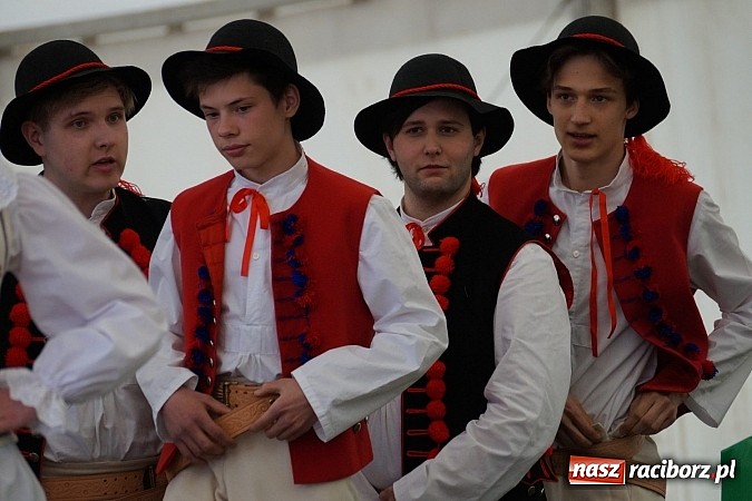 Zdjęcie w galerii na portalu naszraciborz.pl: Trzeci dzień majówki w Nędzy z Bednarkiem na finał wiadomości z regionu