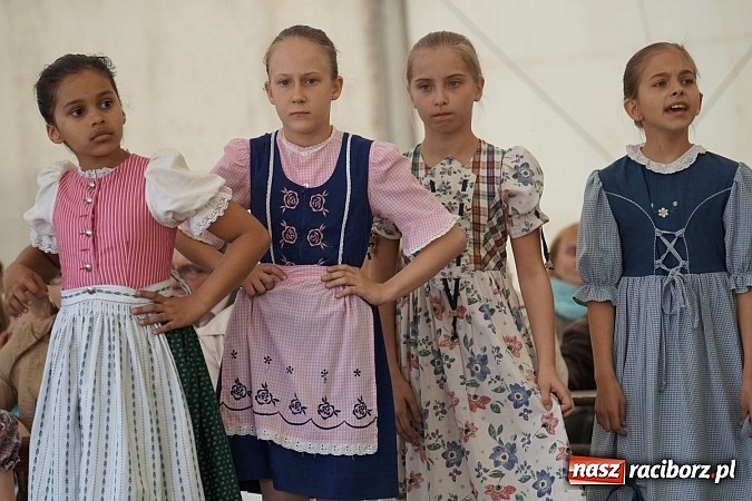 Zdjęcie w galerii na portalu naszraciborz.pl: Trzeci dzień majówki w Nędzy z Bednarkiem na finał wiadomości z regionu