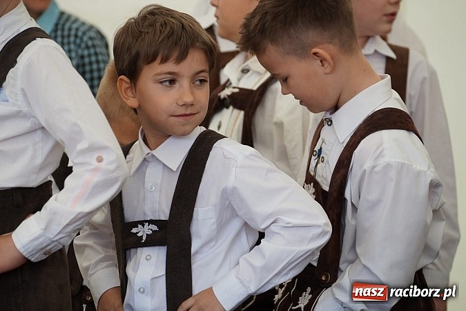 Zdjęcie w galerii na portalu naszraciborz.pl: Trzeci dzień majówki w Nędzy z Bednarkiem na finał wiadomości z regionu