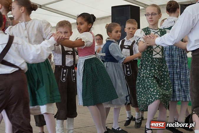 Zdjęcie w galerii na portalu naszraciborz.pl: Trzeci dzień majówki w Nędzy z Bednarkiem na finał wiadomości z regionu