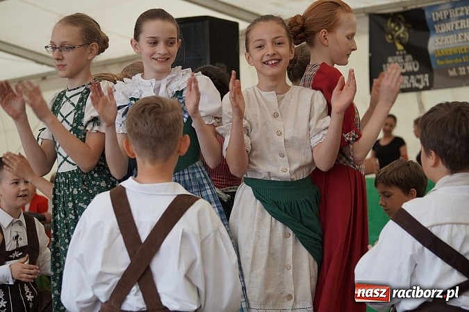 Zdjęcie w galerii na portalu naszraciborz.pl: Trzeci dzień majówki w Nędzy z Bednarkiem na finał wiadomości z regionu