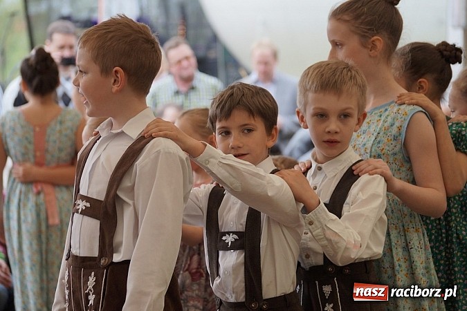 Zdjęcie w galerii na portalu naszraciborz.pl: Trzeci dzień majówki w Nędzy z Bednarkiem na finał wiadomości z regionu