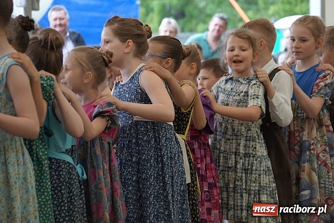 Zdjęcie w galerii na portalu naszraciborz.pl: Trzeci dzień majówki w Nędzy z Bednarkiem na finał wiadomości z regionu
