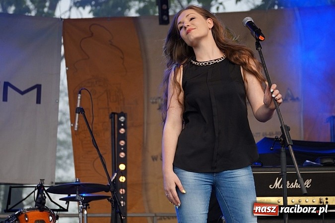 Zdjęcie w galerii na portalu naszraciborz.pl: Trzeci dzień majówki w Nędzy z Bednarkiem na finał wiadomości z regionu