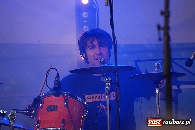 Zdjęcie w galerii na portalu naszraciborz.pl: Trzeci dzień majówki w Nędzy z Bednarkiem na finał wiadomości z regionu