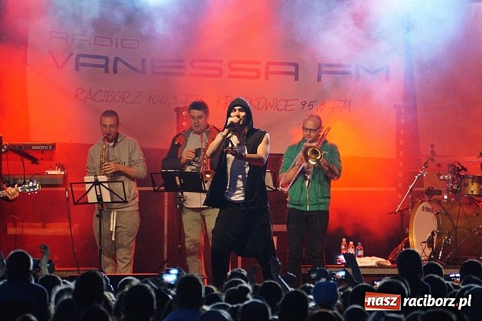 Zdjęcie w galerii na portalu naszraciborz.pl: Trzeci dzień majówki w Nędzy z Bednarkiem na finał wiadomości z regionu