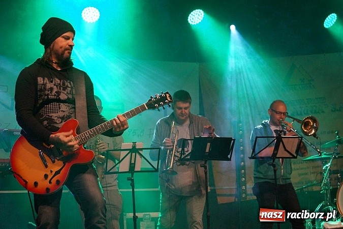 Zdjęcie w galerii na portalu naszraciborz.pl: Trzeci dzień majówki w Nędzy z Bednarkiem na finał wiadomości z regionu