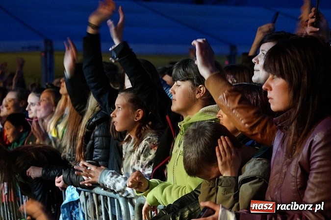 Zdjęcie w galerii na portalu naszraciborz.pl: Trzeci dzień majówki w Nędzy z Bednarkiem na finał wiadomości z regionu