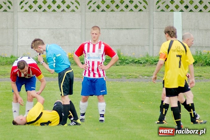 Zdjęcie w galerii na portalu naszraciborz.pl: Rezerwy Rogowa lepsze od Tworkowa wiadomości z regionu