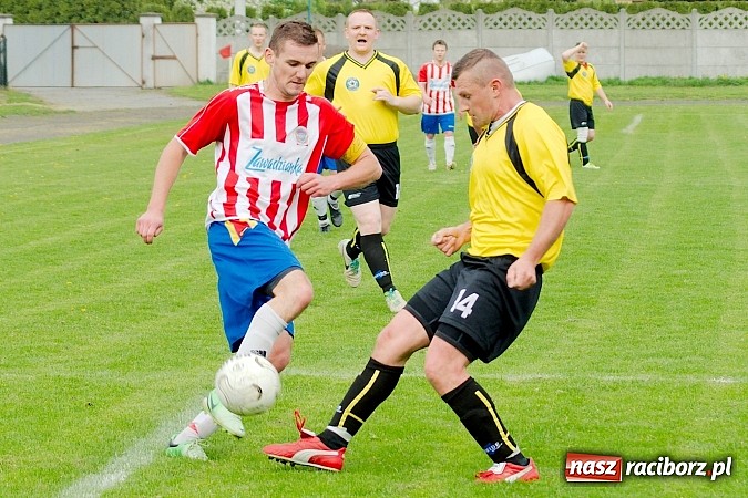 Zdjęcie w galerii na portalu naszraciborz.pl: Rezerwy Rogowa lepsze od Tworkowa wiadomości z regionu