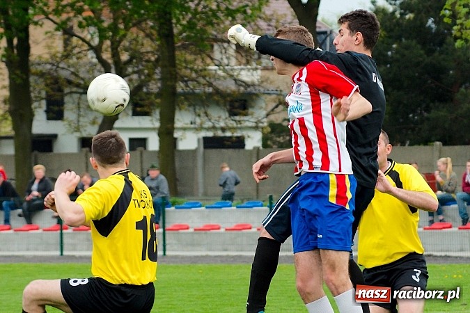 Zdjęcie w galerii na portalu naszraciborz.pl: Rezerwy Rogowa lepsze od Tworkowa wiadomości z regionu