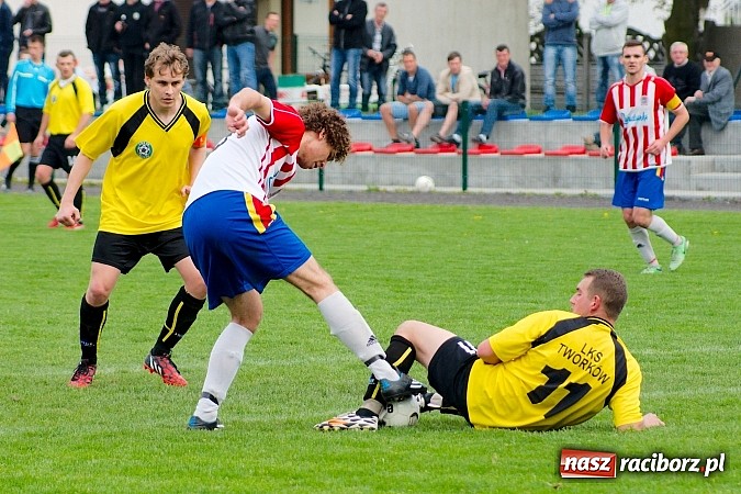 Zdjęcie w galerii na portalu naszraciborz.pl: Rezerwy Rogowa lepsze od Tworkowa wiadomości z regionu