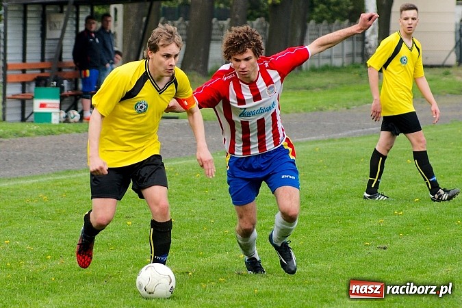Zdjęcie w galerii na portalu naszraciborz.pl: Rezerwy Rogowa lepsze od Tworkowa wiadomości z regionu