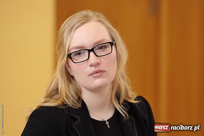 Zdjęcie w galerii na portalu naszraciborz.pl: Maturzyści z II LO piszą maturę z języka polskiego! wiadomości z regionu