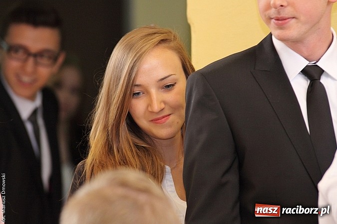 Zdjęcie w galerii na portalu naszraciborz.pl: Maturzyści z II LO piszą maturę z języka polskiego! wiadomości z regionu
