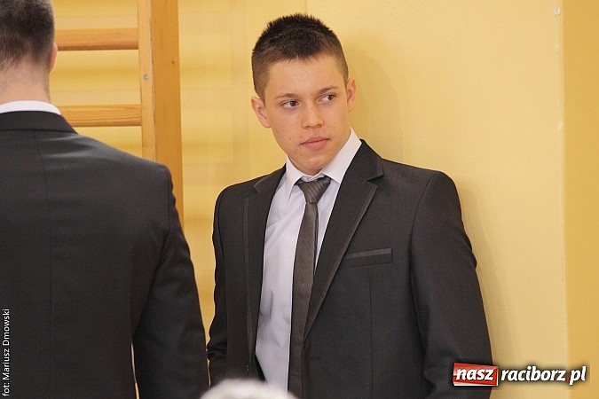 Zdjęcie w galerii na portalu naszraciborz.pl: Maturzyści z II LO piszą maturę z języka polskiego! wiadomości z regionu