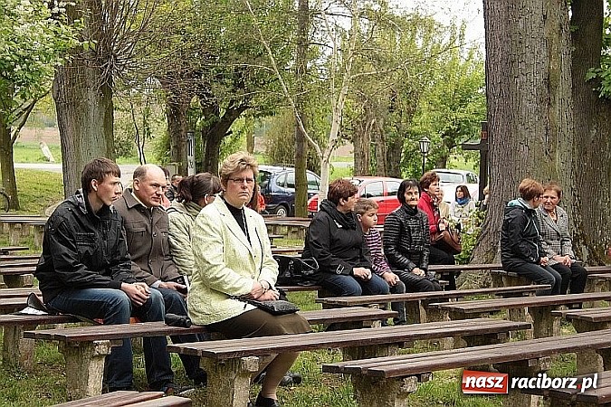 Zdjęcie w galerii na portalu naszraciborz.pl: Wyjątkowe nabożeństwo w Pietrowicach Wielkich  wiadomości z regionu