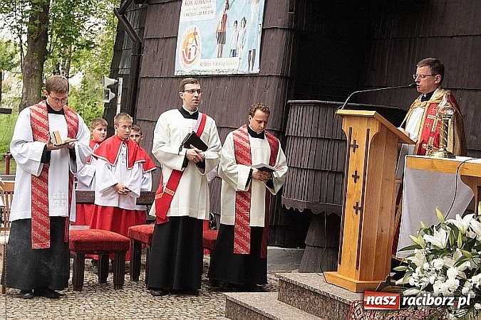 Zdjęcie w galerii na portalu naszraciborz.pl: Wyjątkowe nabożeństwo w Pietrowicach Wielkich  wiadomości z regionu