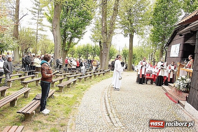 Zdjęcie w galerii na portalu naszraciborz.pl: Wyjątkowe nabożeństwo w Pietrowicach Wielkich  wiadomości z regionu