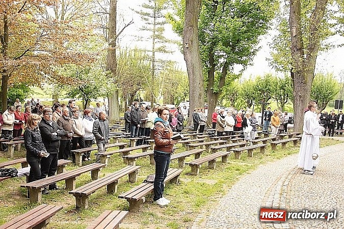 Zdjęcie w galerii na portalu naszraciborz.pl: Wyjątkowe nabożeństwo w Pietrowicach Wielkich  wiadomości z regionu