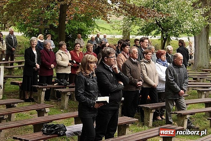 Zdjęcie w galerii na portalu naszraciborz.pl: Wyjątkowe nabożeństwo w Pietrowicach Wielkich  wiadomości z regionu