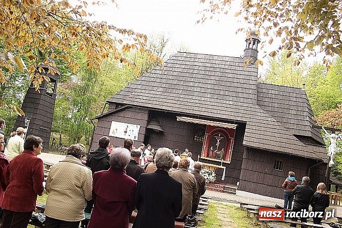 Zdjęcie w galerii na portalu naszraciborz.pl: Wyjątkowe nabożeństwo w Pietrowicach Wielkich  wiadomości z regionu