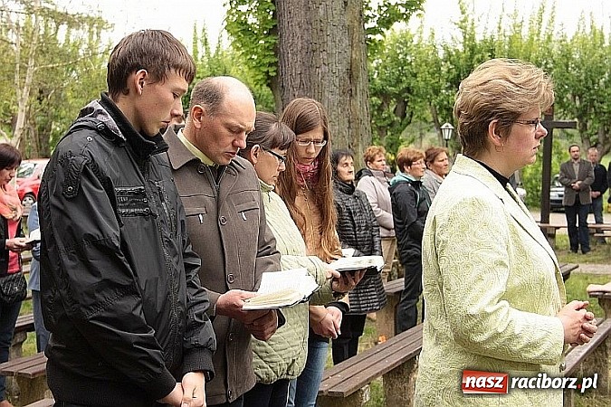 Zdjęcie w galerii na portalu naszraciborz.pl: Wyjątkowe nabożeństwo w Pietrowicach Wielkich  wiadomości z regionu