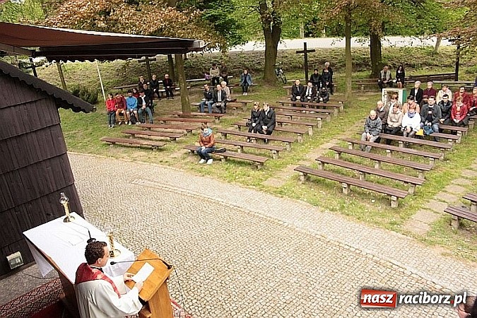Zdjęcie w galerii na portalu naszraciborz.pl: Wyjątkowe nabożeństwo w Pietrowicach Wielkich  wiadomości z regionu