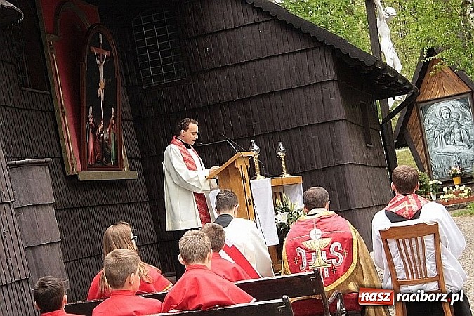 Zdjęcie w galerii na portalu naszraciborz.pl: Wyjątkowe nabożeństwo w Pietrowicach Wielkich  wiadomości z regionu
