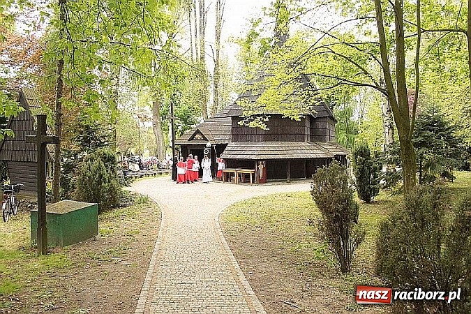 Zdjęcie w galerii na portalu naszraciborz.pl: Wyjątkowe nabożeństwo w Pietrowicach Wielkich  wiadomości z regionu