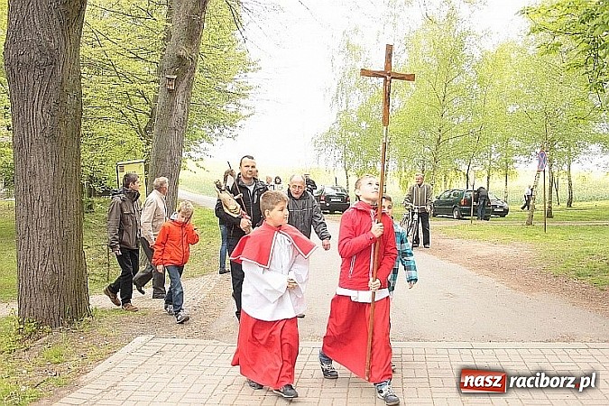 Zdjęcie w galerii na portalu naszraciborz.pl: Wyjątkowe nabożeństwo w Pietrowicach Wielkich  wiadomości z regionu