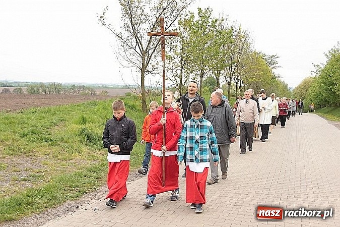 Zdjęcie w galerii na portalu naszraciborz.pl: Wyjątkowe nabożeństwo w Pietrowicach Wielkich  wiadomości z regionu
