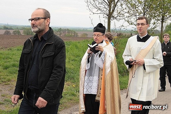 Zdjęcie w galerii na portalu naszraciborz.pl: Wyjątkowe nabożeństwo w Pietrowicach Wielkich  wiadomości z regionu
