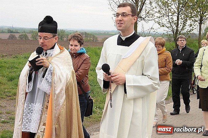 Zdjęcie w galerii na portalu naszraciborz.pl: Wyjątkowe nabożeństwo w Pietrowicach Wielkich  wiadomości z regionu
