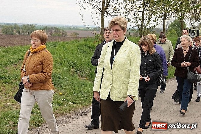 Zdjęcie w galerii na portalu naszraciborz.pl: Wyjątkowe nabożeństwo w Pietrowicach Wielkich  wiadomości z regionu