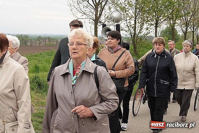 Zdjęcie w galerii na portalu naszraciborz.pl: Wyjątkowe nabożeństwo w Pietrowicach Wielkich  wiadomości z regionu