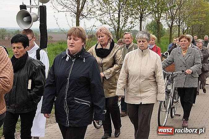 Zdjęcie w galerii na portalu naszraciborz.pl: Wyjątkowe nabożeństwo w Pietrowicach Wielkich  wiadomości z regionu