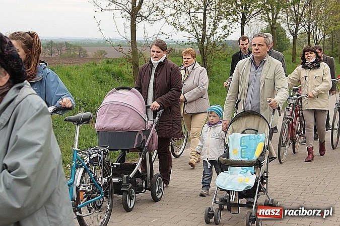 Zdjęcie w galerii na portalu naszraciborz.pl: Wyjątkowe nabożeństwo w Pietrowicach Wielkich  wiadomości z regionu