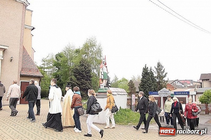 Zdjęcie w galerii na portalu naszraciborz.pl: Wyjątkowe nabożeństwo w Pietrowicach Wielkich  wiadomości z regionu