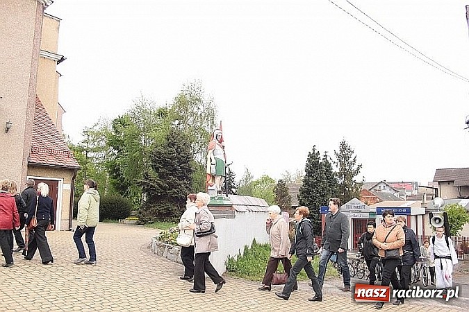 Zdjęcie w galerii na portalu naszraciborz.pl: Wyjątkowe nabożeństwo w Pietrowicach Wielkich  wiadomości z regionu