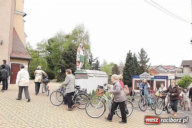 Zdjęcie w galerii na portalu naszraciborz.pl: Wyjątkowe nabożeństwo w Pietrowicach Wielkich  wiadomości z regionu