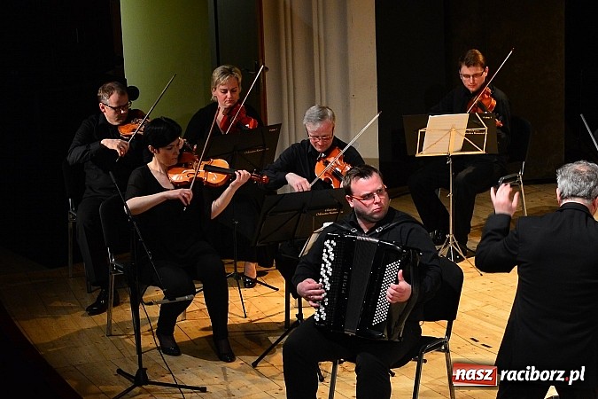 Zdjęcie w galerii na portalu naszraciborz.pl: Gliwicka Orkiestra Kameralna zagrała w RCK  wiadomości z regionu