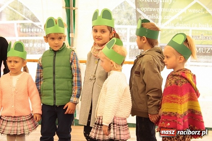 Zdjęcie w galerii na portalu naszraciborz.pl: Enigmatyczne kobiety Lou Bega na majówce? wiadomości z regionu