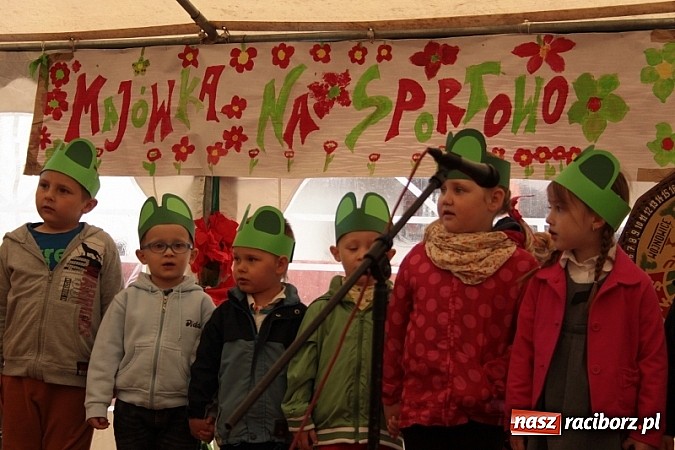 Zdjęcie w galerii na portalu naszraciborz.pl: Enigmatyczne kobiety Lou Bega na majówce? wiadomości z regionu