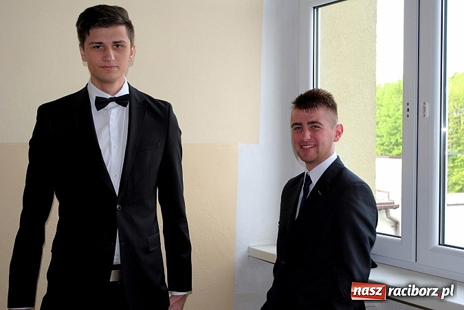 Zdjęcie w galerii na portalu naszraciborz.pl: Matura w kameralnym gronie w Zespole Szkół w Kietrzu  wiadomości z regionu