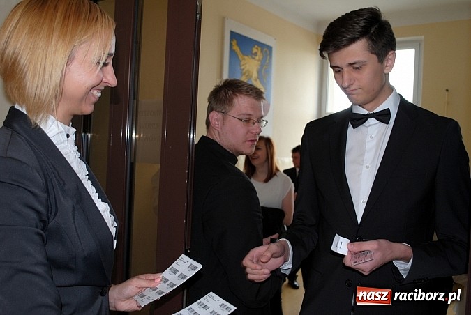 Zdjęcie w galerii na portalu naszraciborz.pl: Matura w kameralnym gronie w Zespole Szkół w Kietrzu  wiadomości z regionu