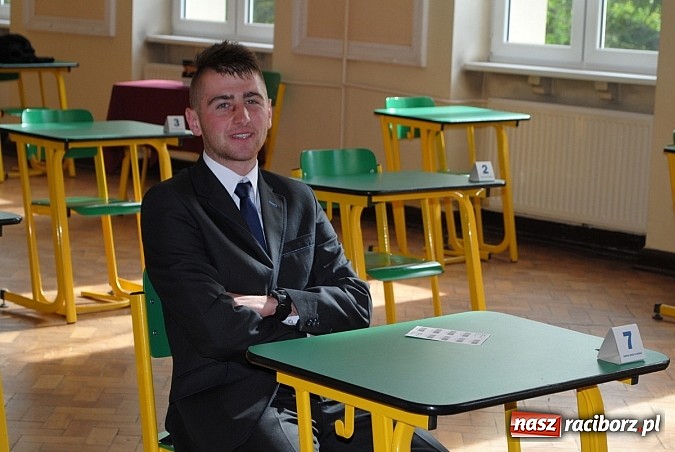 Zdjęcie w galerii na portalu naszraciborz.pl: Matura w kameralnym gronie w Zespole Szkół w Kietrzu  wiadomości z regionu