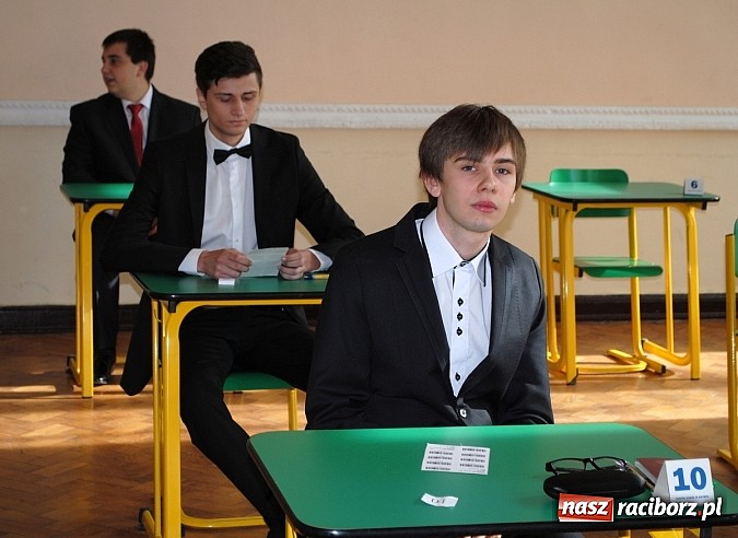 Zdjęcie w galerii na portalu naszraciborz.pl: Matura w kameralnym gronie w Zespole Szkół w Kietrzu  wiadomości z regionu