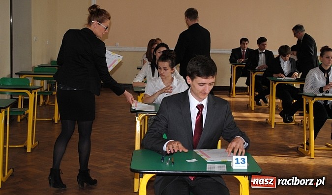 Zdjęcie w galerii na portalu naszraciborz.pl: Matura w kameralnym gronie w Zespole Szkół w Kietrzu  wiadomości z regionu