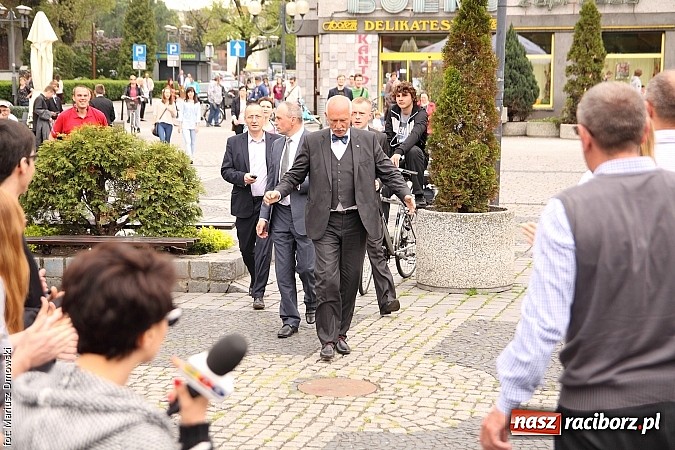 Zdjęcie w galerii na portalu naszraciborz.pl: Każdy jest kowalem swojego losu, czyli Janusz Korwin-Mikke w Raciborzu wiadomości z regionu